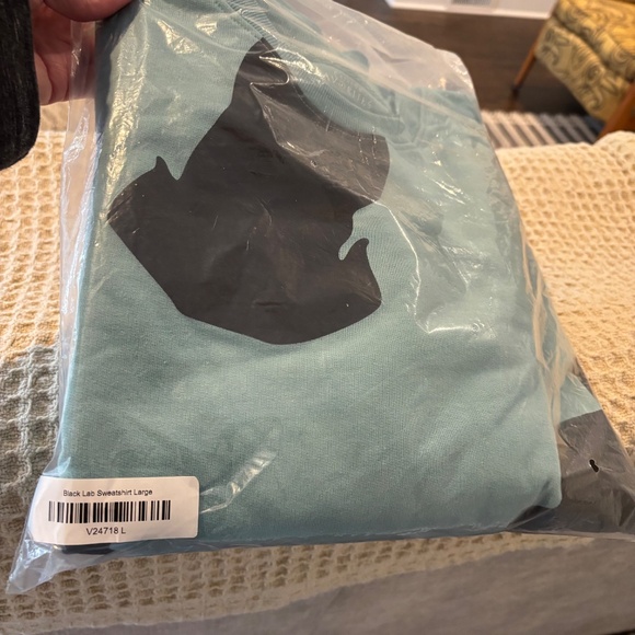 Catalog Favorites black dog sweatshirt - Picture 4 of 6